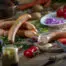 Wiener Würstchen auf rustikalem Tisch von der Feinkostfleischerei Klöppner